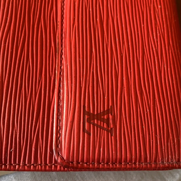 Authentic Louis Vuitton red epi wallet - Picture 6 of 16